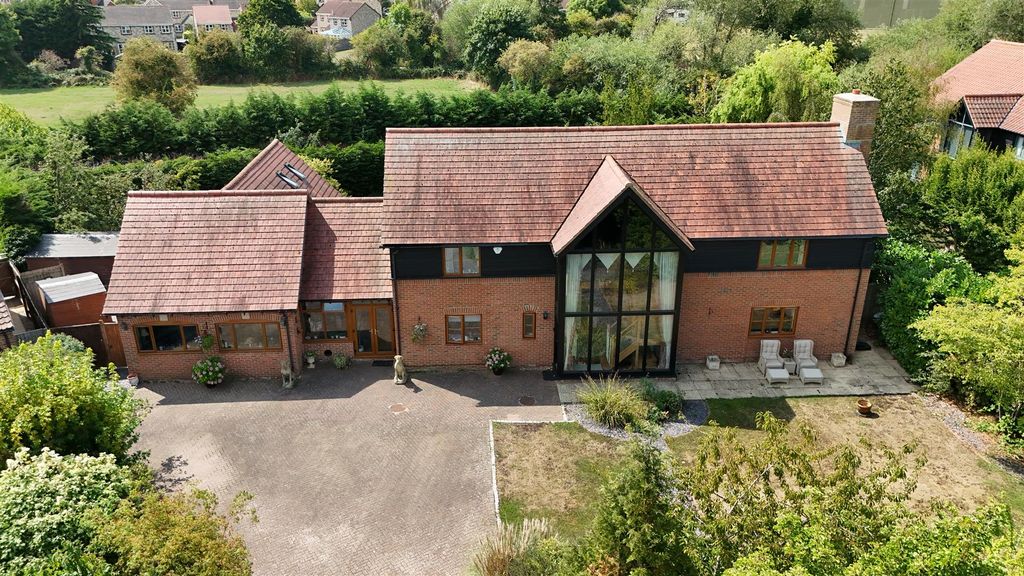 Property photo 1 of 31