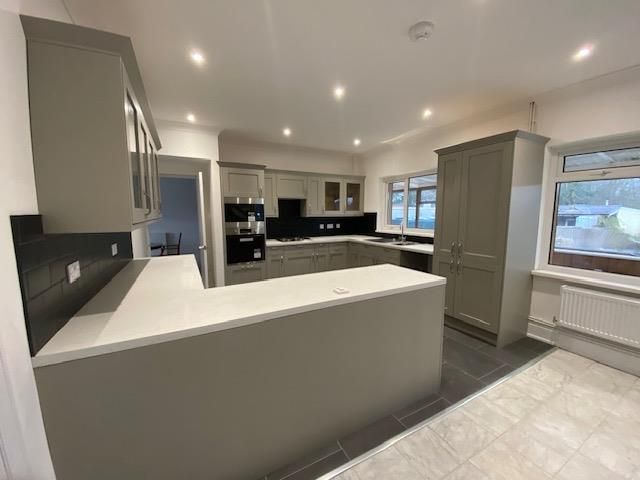 Property photo 3 of 23 Kitchen