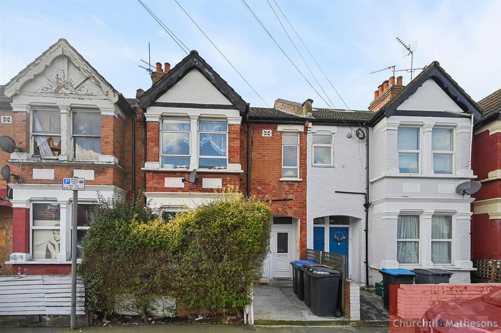 Property photo 1 of 8