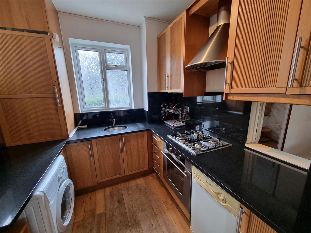 Property photo 2 of 10 Kitchen/Diner