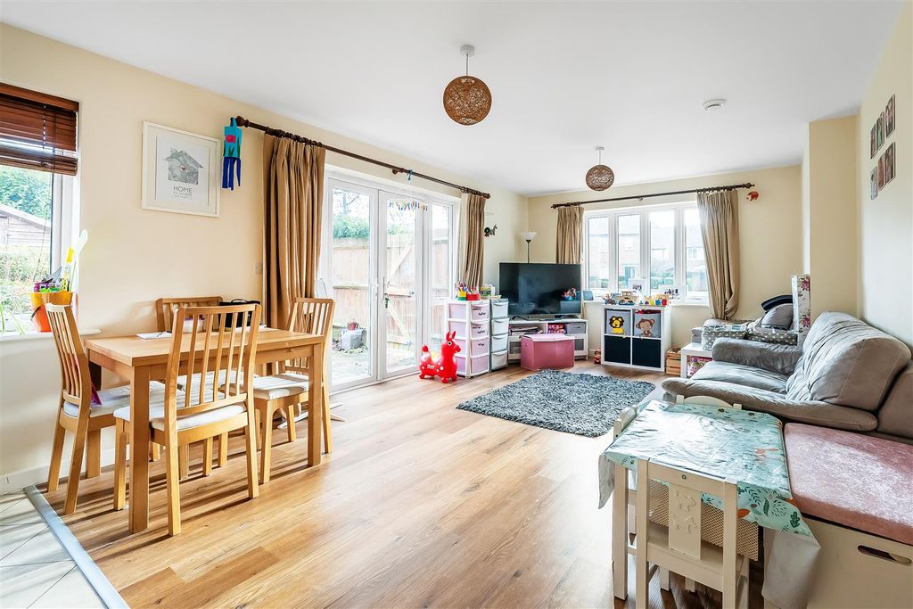 Property photo 2 of 16 5-Cypress-Close-6.Jpg