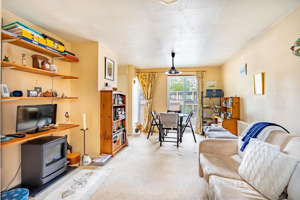 Property photo 2 of 11 Living Room/Studio