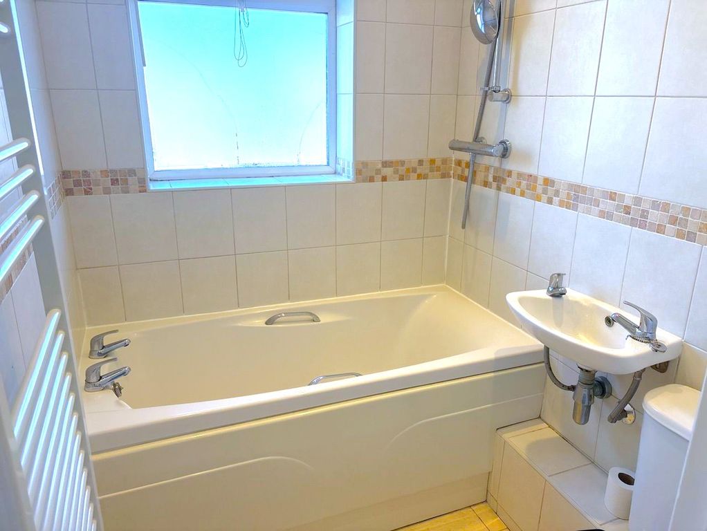 Property photo 3 of 8 P7
