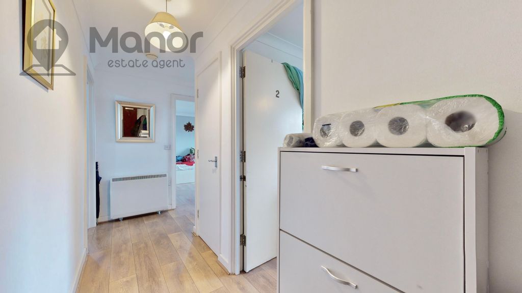 Property photo 3 of 17 Queensberry-Place-01212025_160632