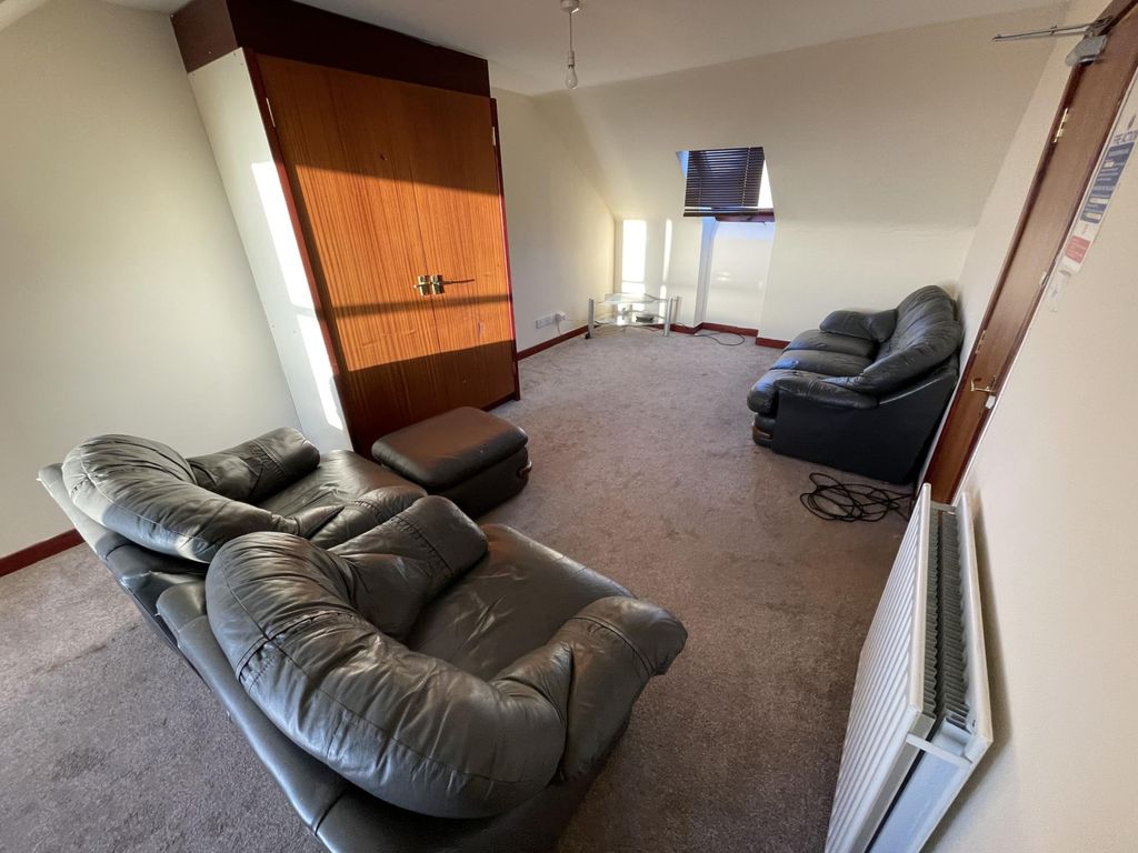 Property photo 2 of 8 Gallery