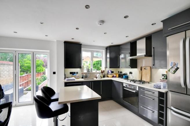 Property photo 1 of 8 Kitchen