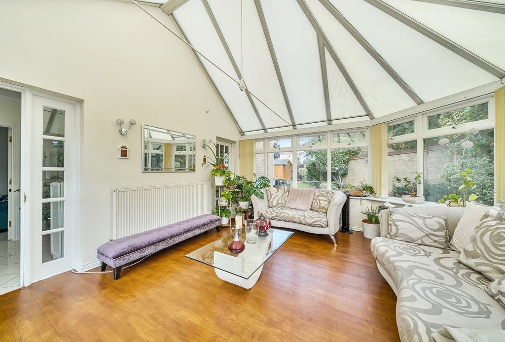 Property photo 1 of 15 1355166-15-68c995...