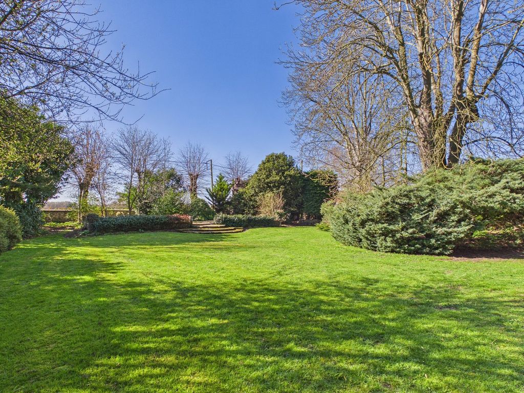 Property photo 2 of 29