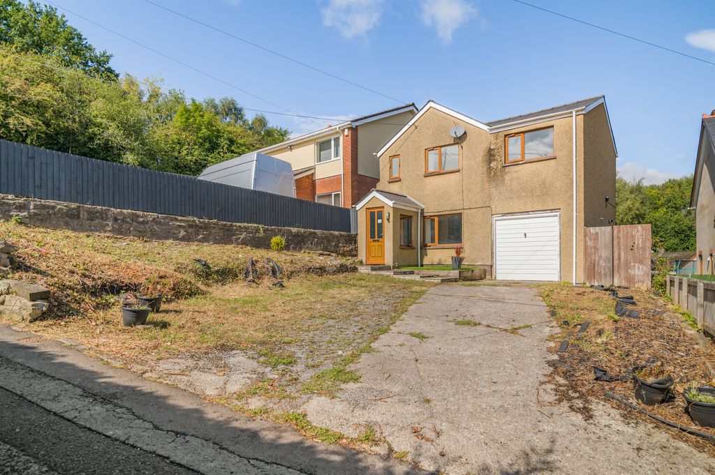 Property photo 1 of 27