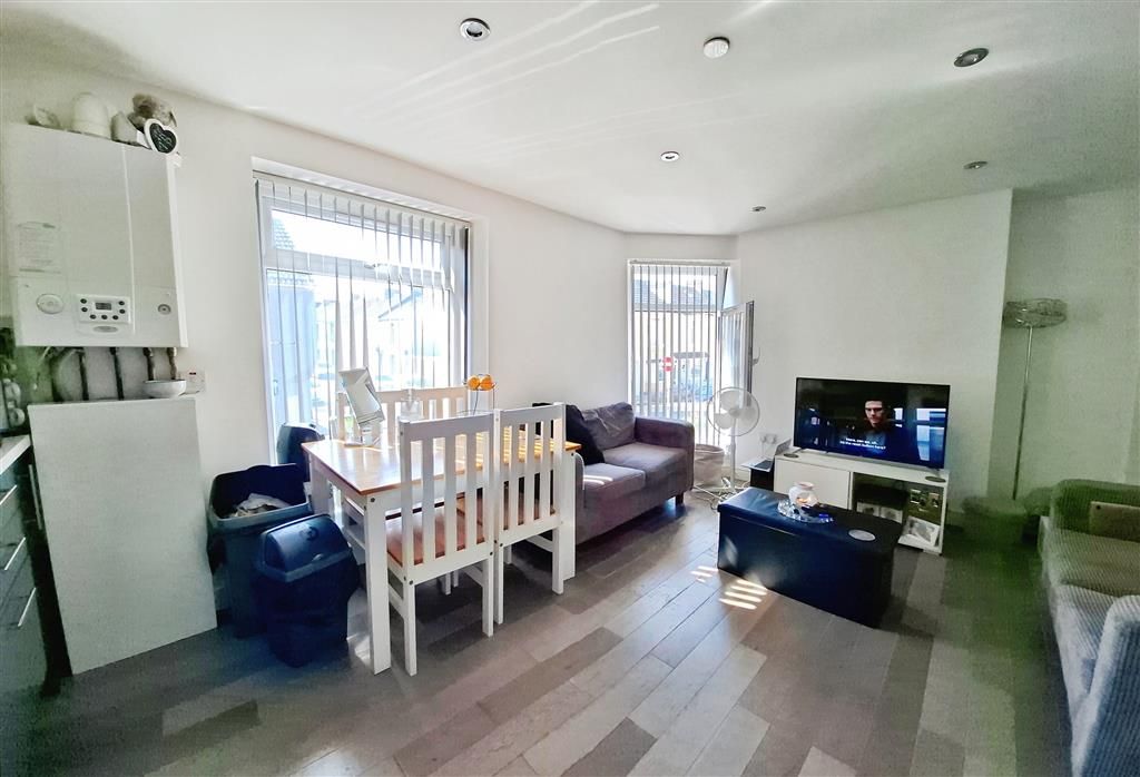 Property photo 3 of 10 Balcony