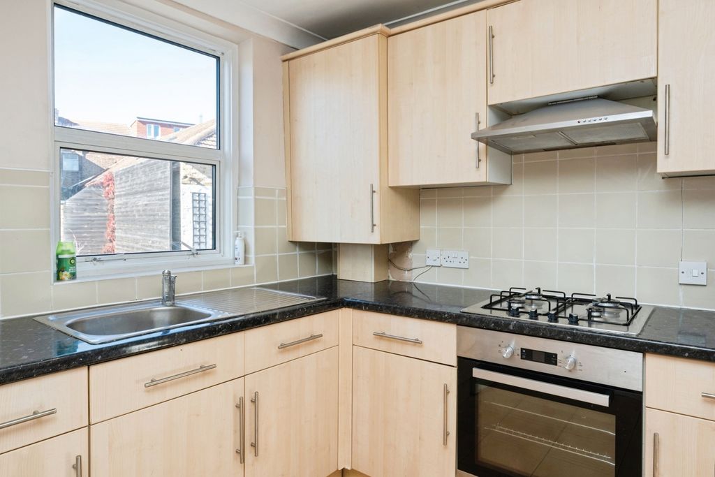 Property photo 3 of 15 Pbox-Img.Jpg
