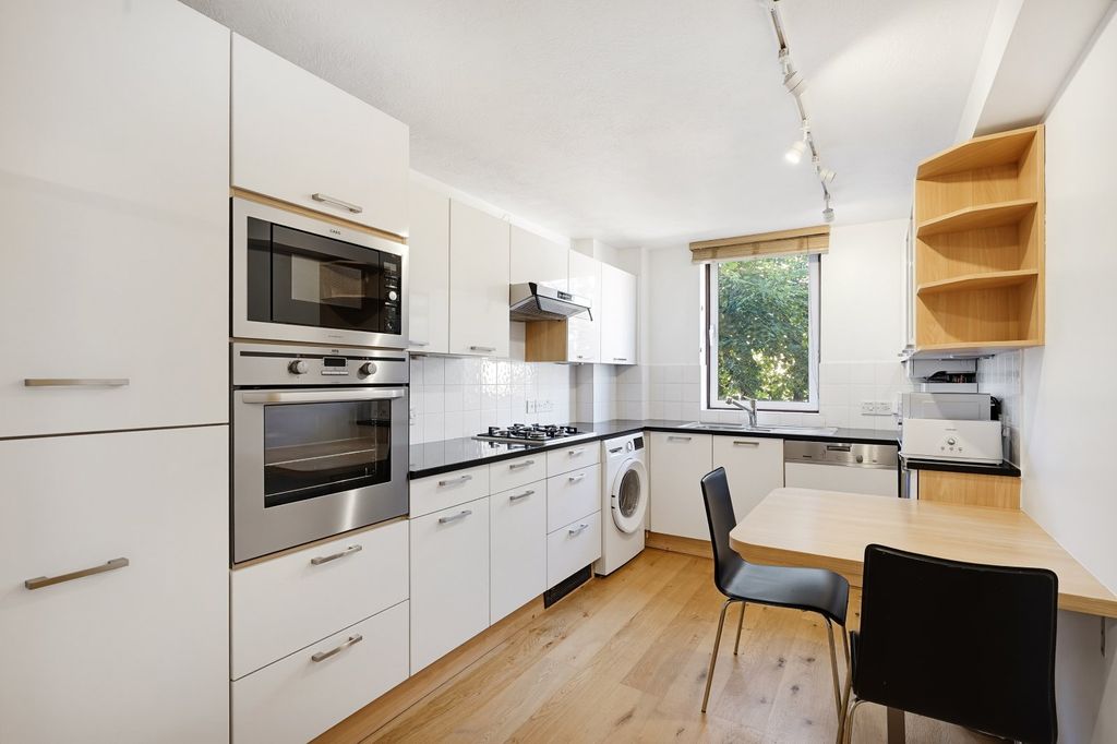 Property photo 2 of 11 Kitchen