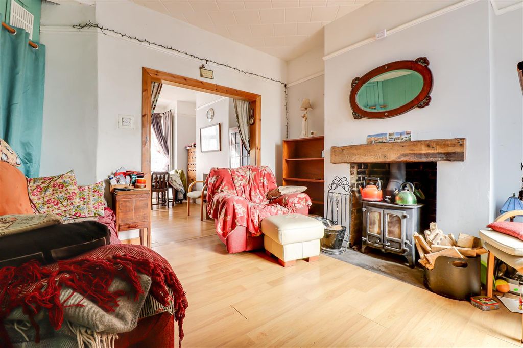 Property photo 3 of 23