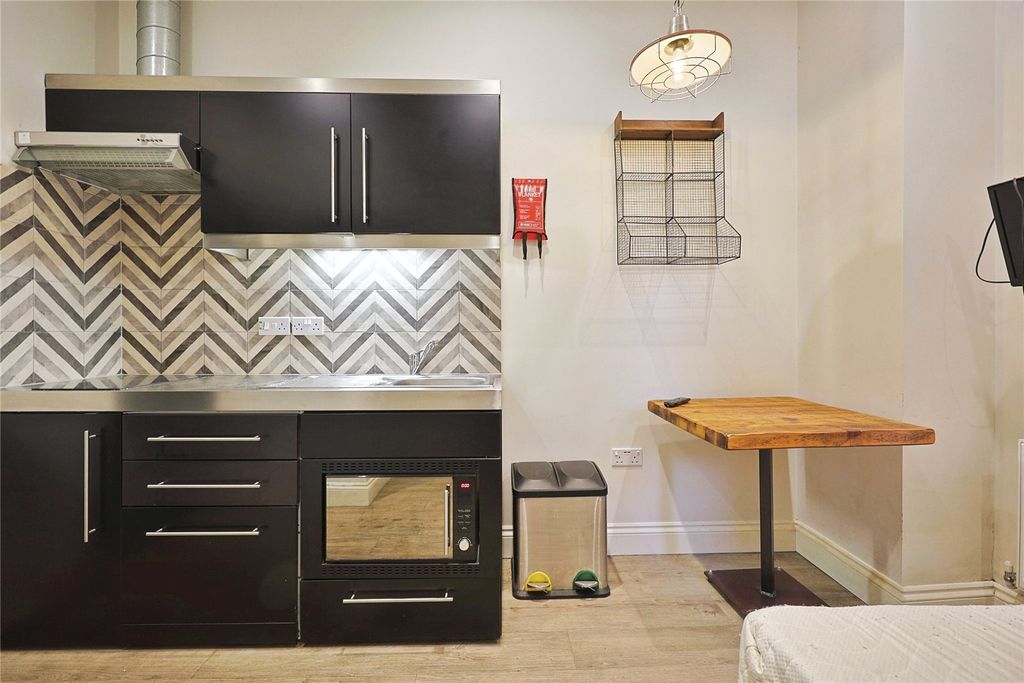 Property photo 1 of 7 Picture No. 09