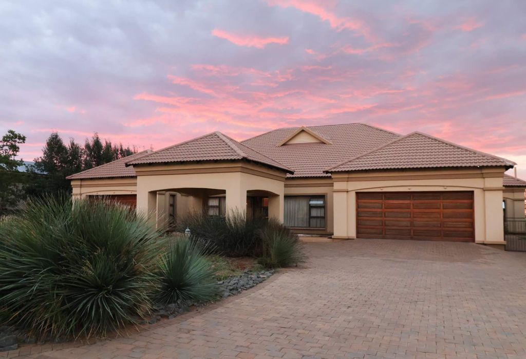 Property photo 2 of 32