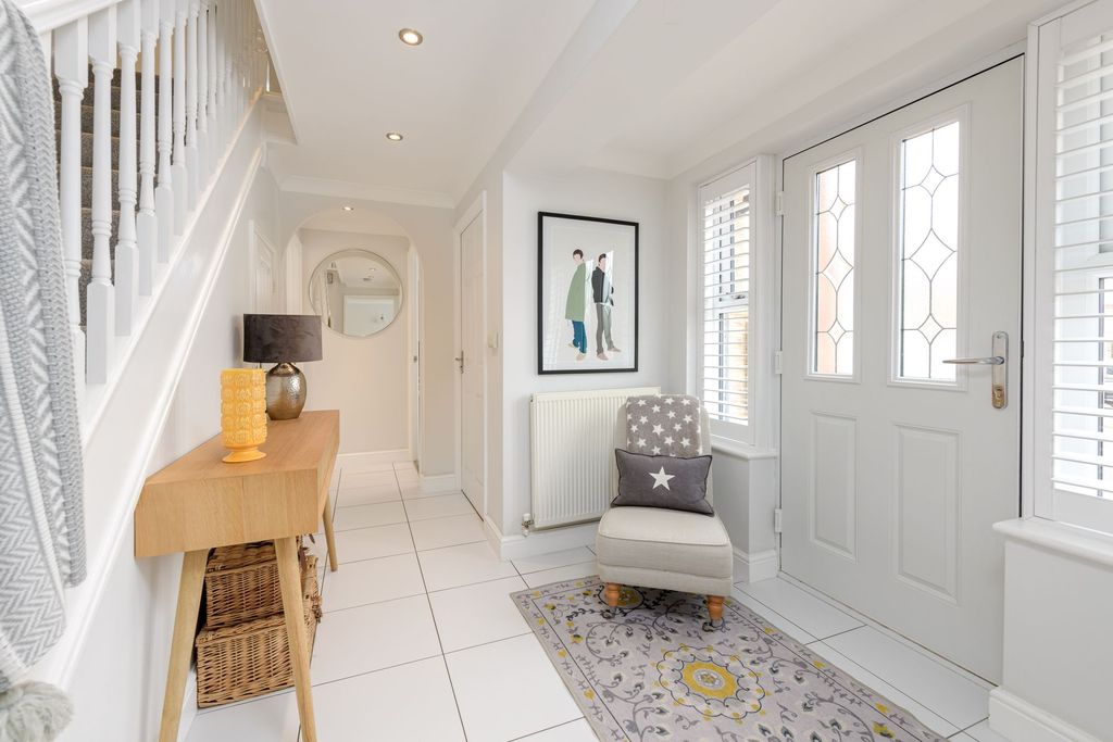 Property photo 2 of 21