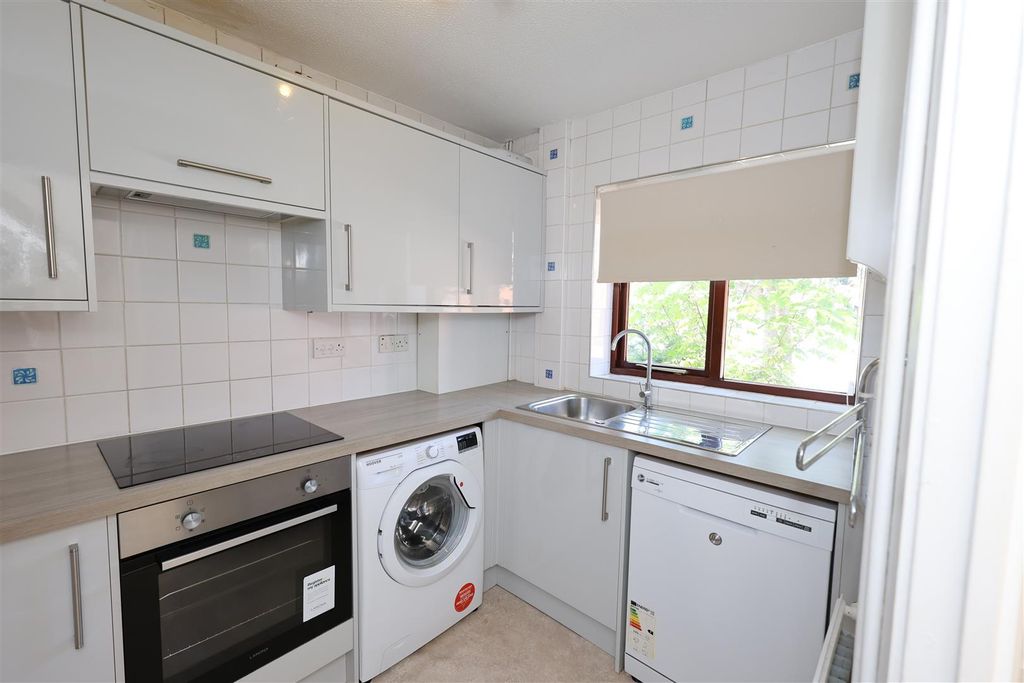 Property photo 2 of 20 Kitchen