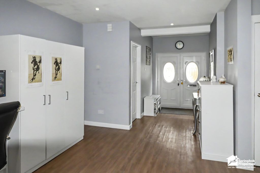 Property photo 2 of 16 Image 1