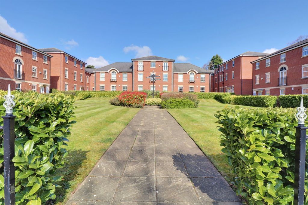 Property photo 1 of 24