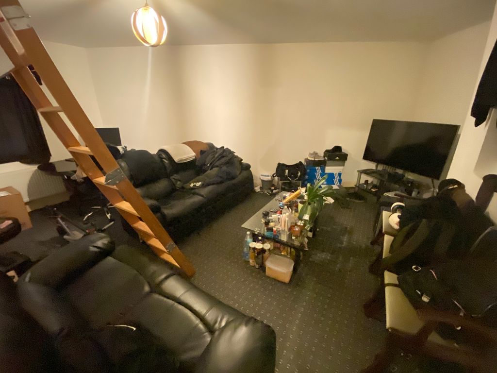 Property photo 3 of 3