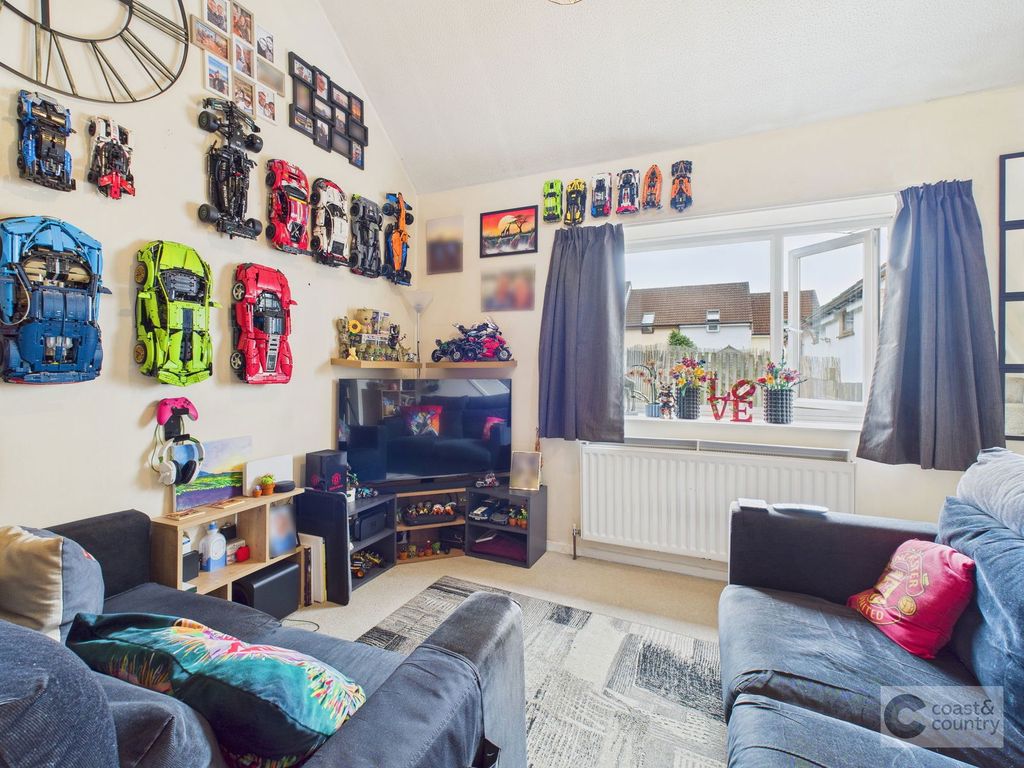 Property photo 3 of 9
