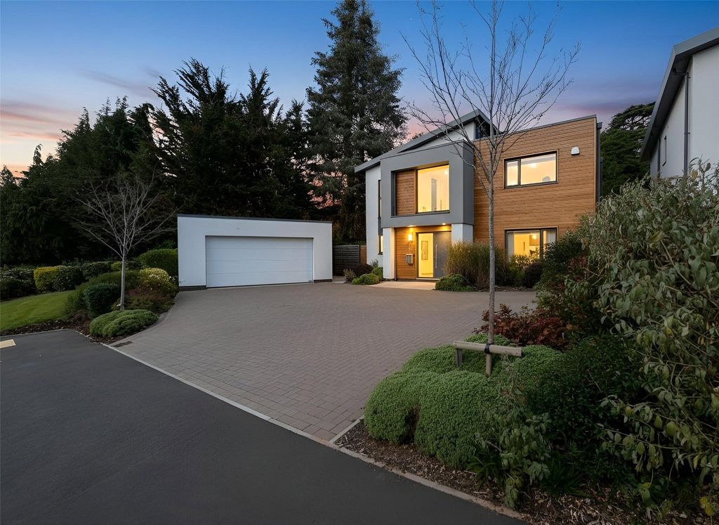 Property photo 1 of 12 Front