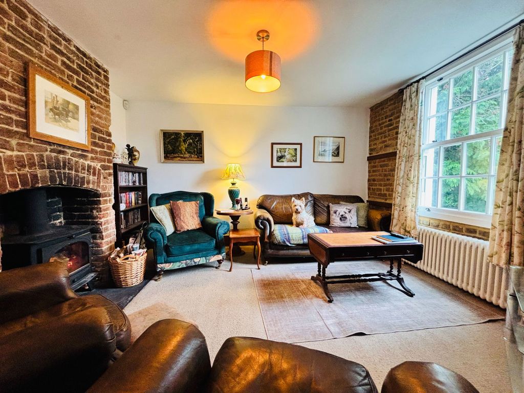 Property photo 2 of 43