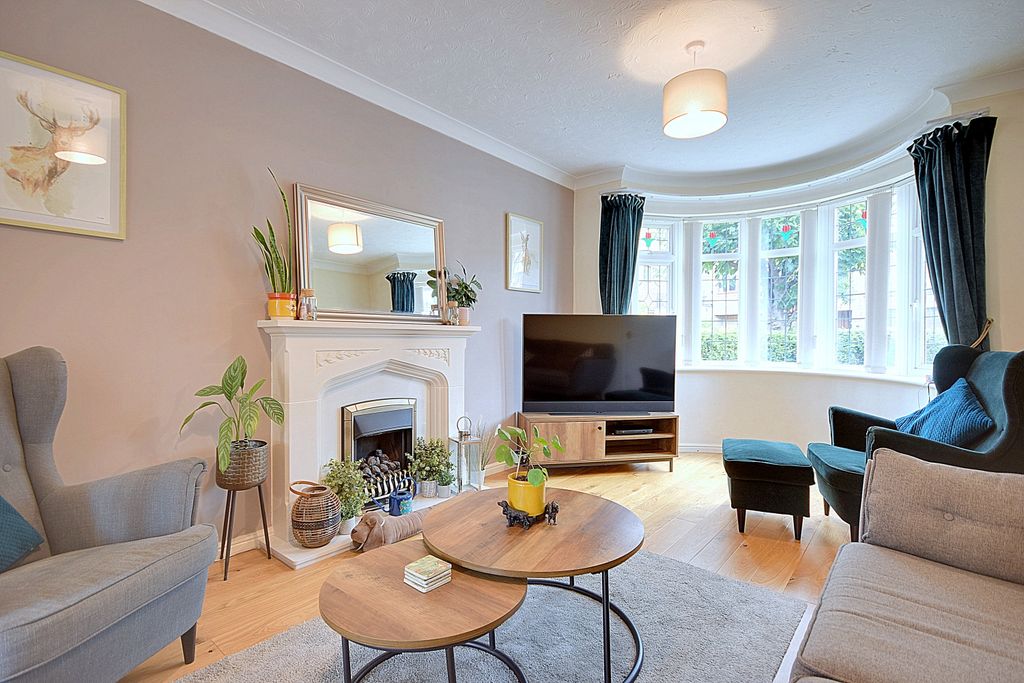 Property photo 2 of 21 Ewemove Brighouse Victoria Chase (3)