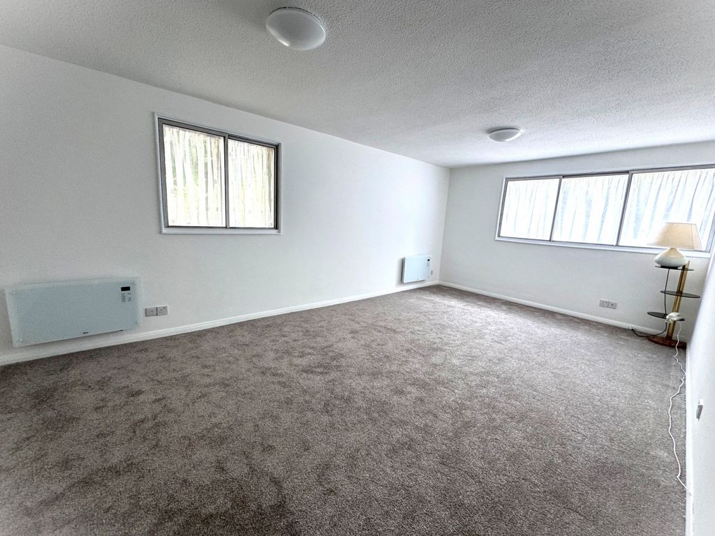 Property photo 3 of 10 Gallery