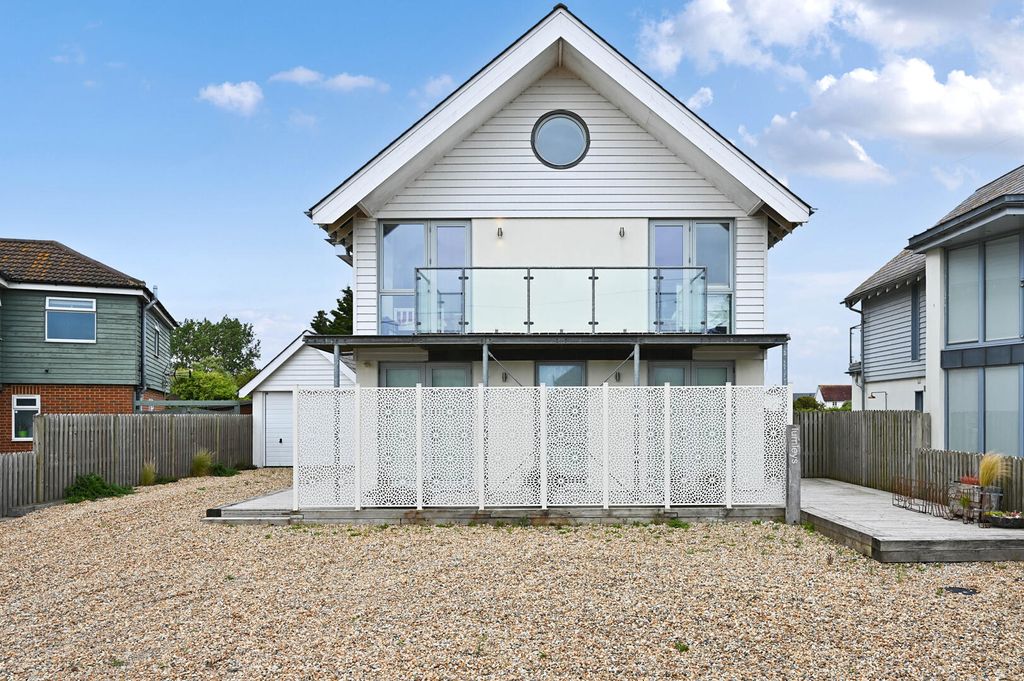 Property photo 1 of 28 Front (Exterior)