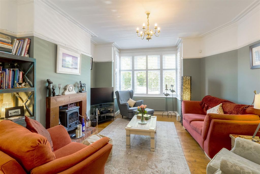 Property photo 2 of 15 Sitting Room