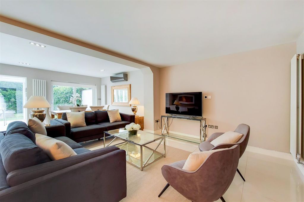 Property photo 3 of 24 3_Reception-0.Jpg