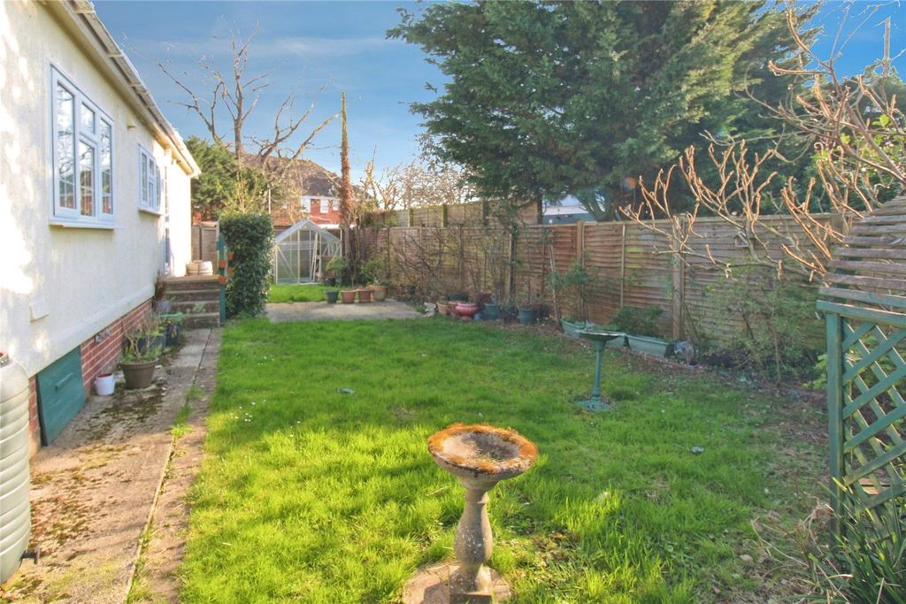 Property photo 2 of 17 Picture No. 18