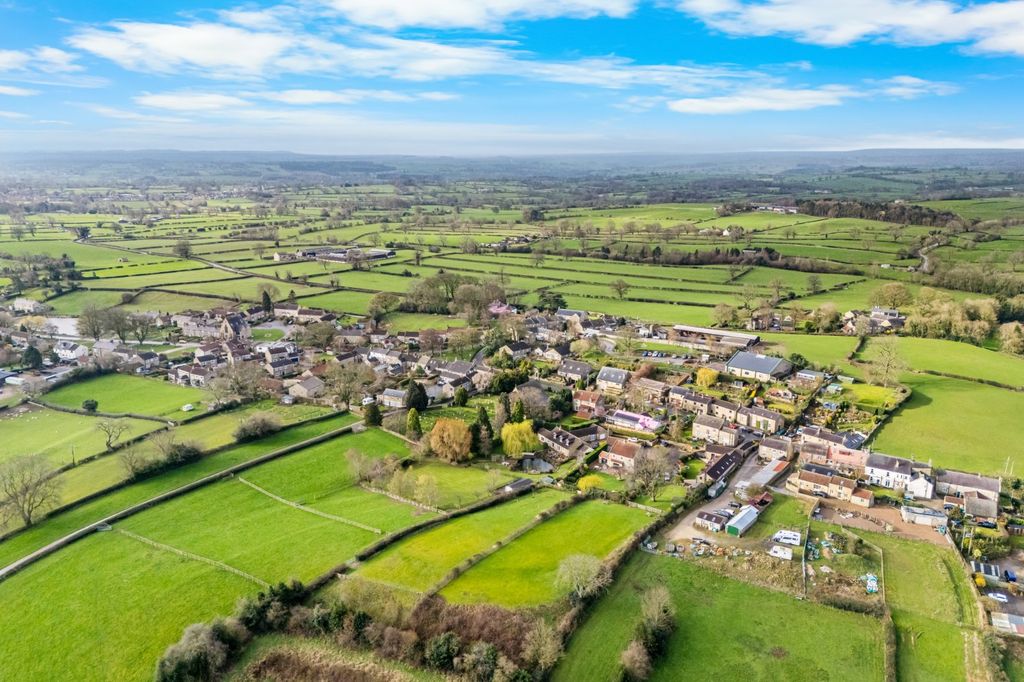 Property photo 2 of 17 Picture No. 05