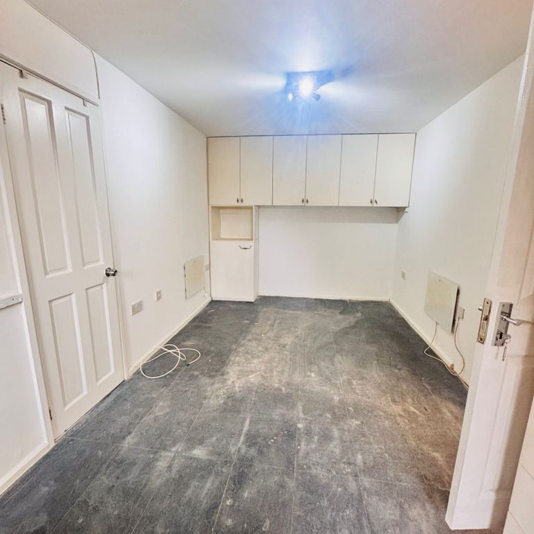 Property photo 3 of 7 Gallery