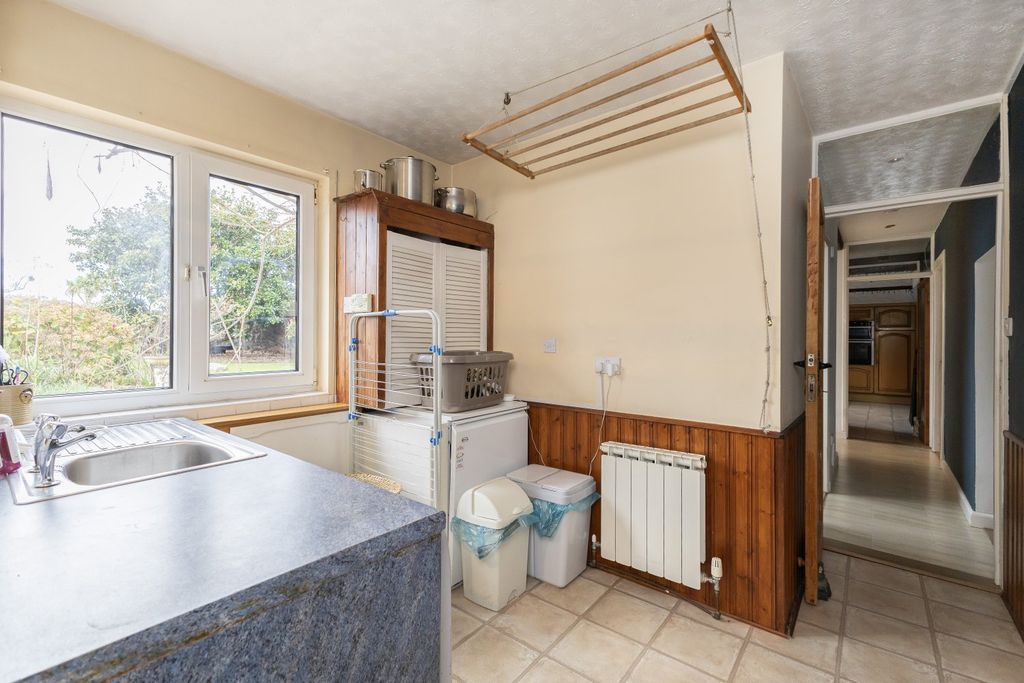 Additional image 11 of 4 bed detached house to rentLa Route De La Hougue Du Pommier, Castel, Guernsey GY5