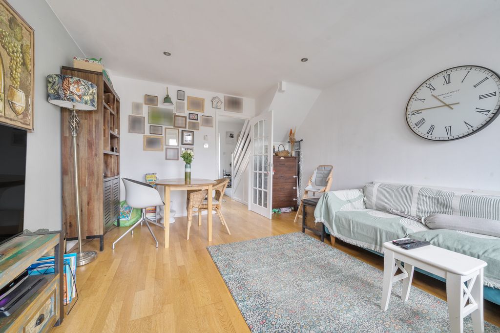 Property photo 3 of 20