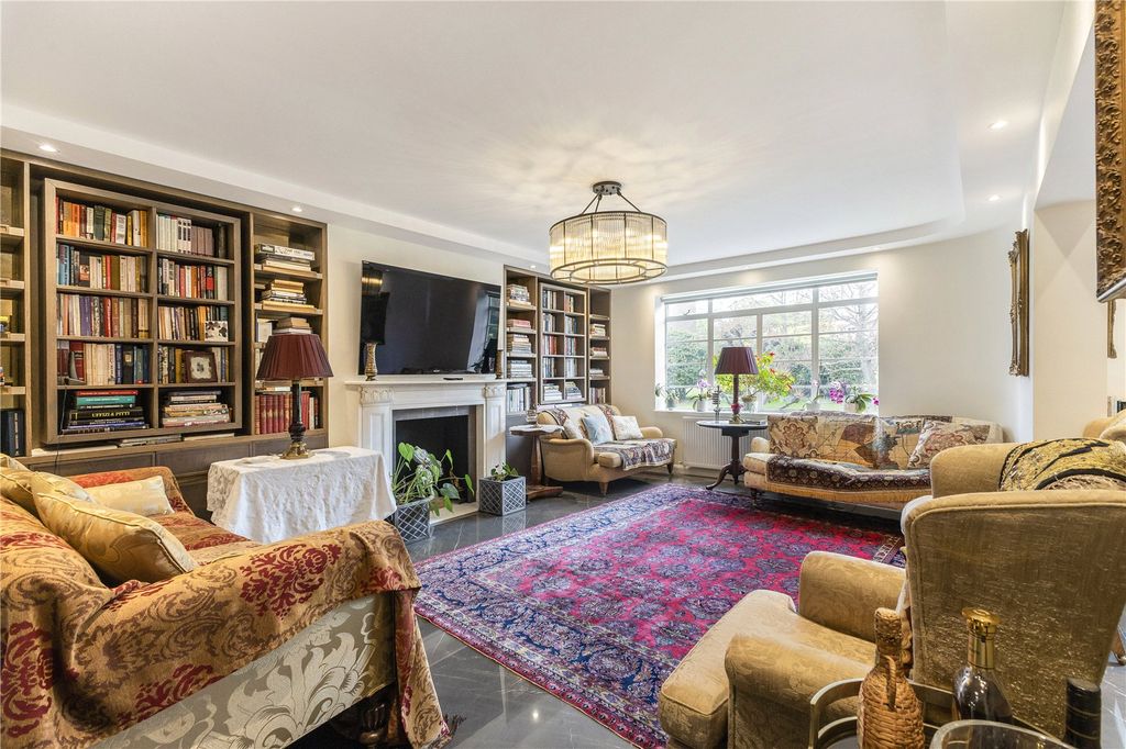 Property photo 3 of 19 Reception