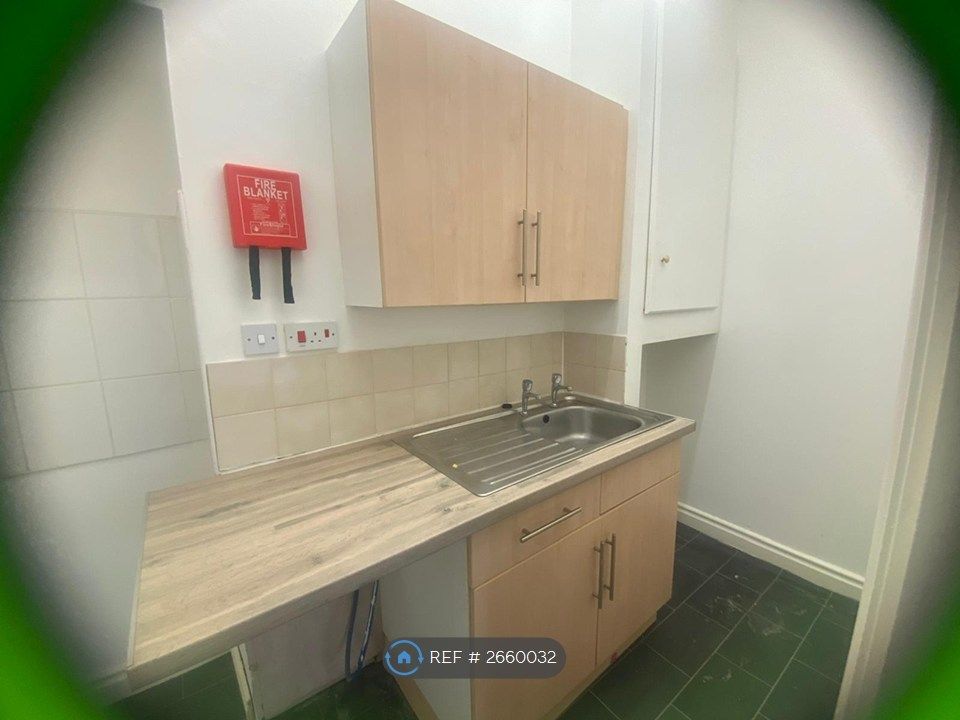 Property photo 2 of 4 Kitchen