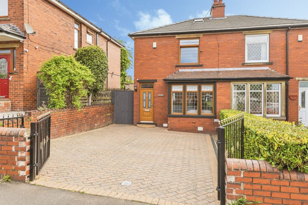 Property photo 1 of 11