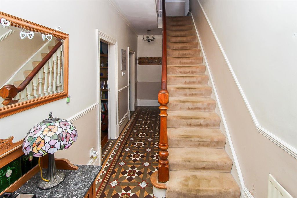 Property photo 3 of 14