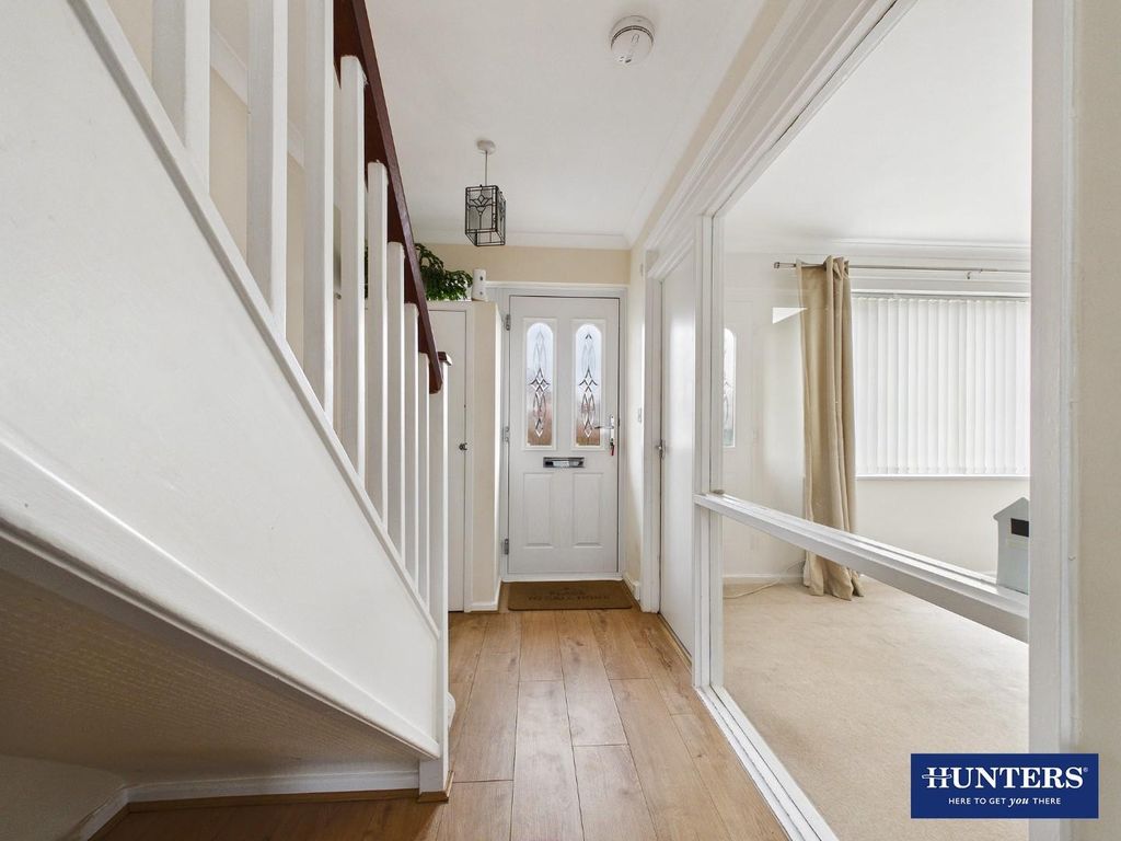 Property photo 3 of 23 Entrance Hall