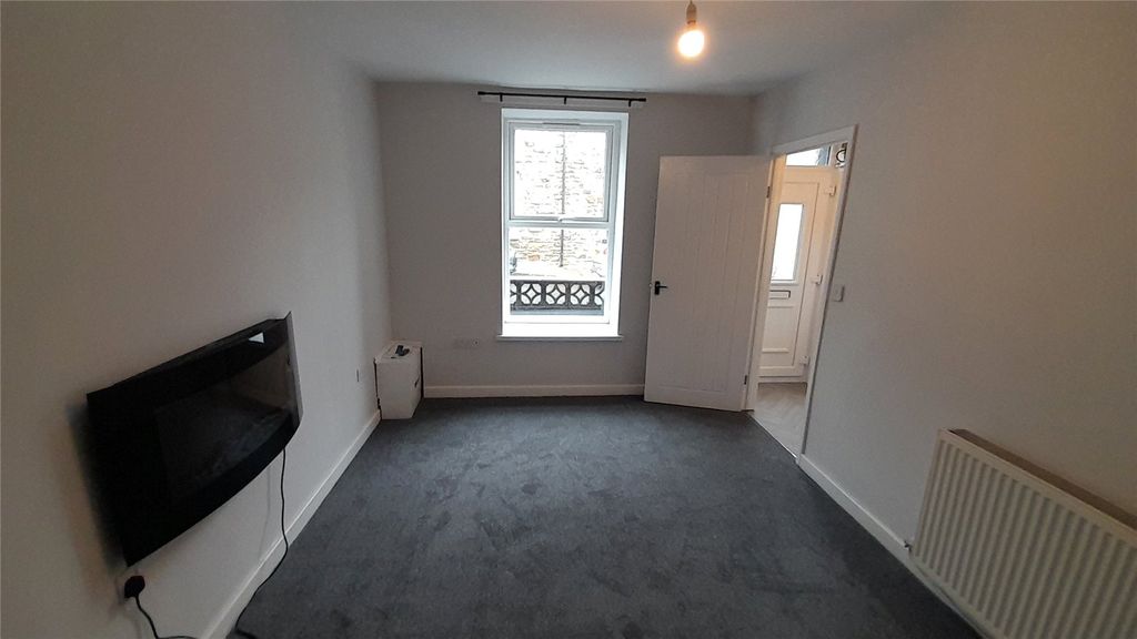 Property photo 2 of 12 Picture No. 04