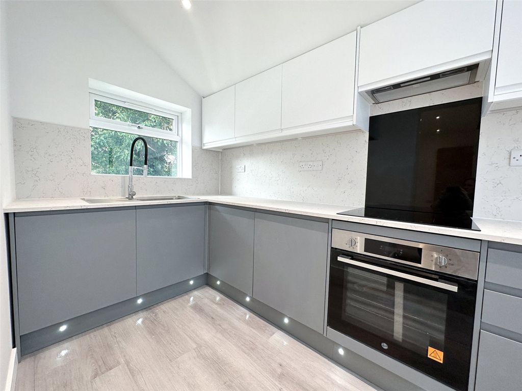 Property photo 2 of 21 Kitchen