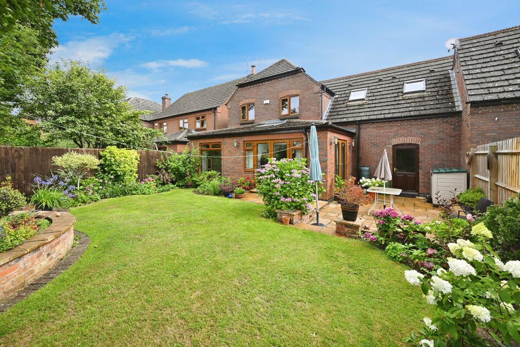 Property photo 2 of 21