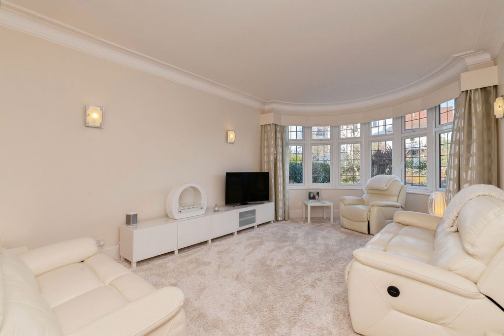 Property photo 2 of 19 Living Room