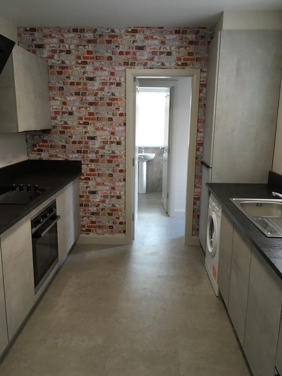 Property photo 3 of 12 Kitchen 1.5.Jpg