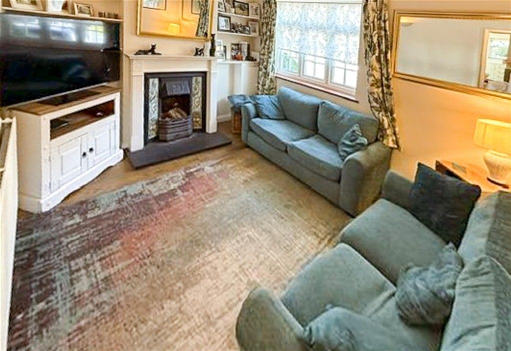 Property photo 3 of 15 Lounge