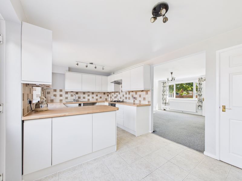 Property photo 3 of 12 Kitchen