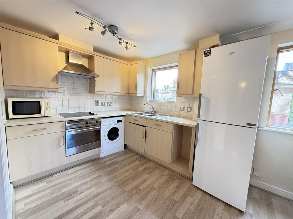 Property photo 2 of 11